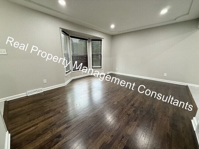 Foto del edificio - Charming 3 Bed Home with Modern Updates in...