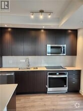 Building Photo - 55 Duke St W