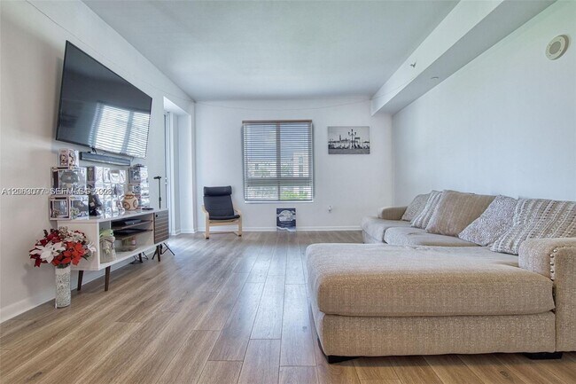 Foto del edificio - 7355 SW 89th St