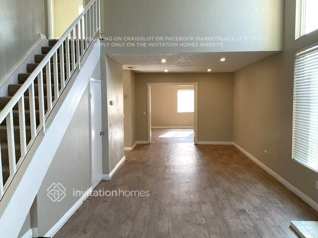 Foto del edificio - 14207 Woodland Dr