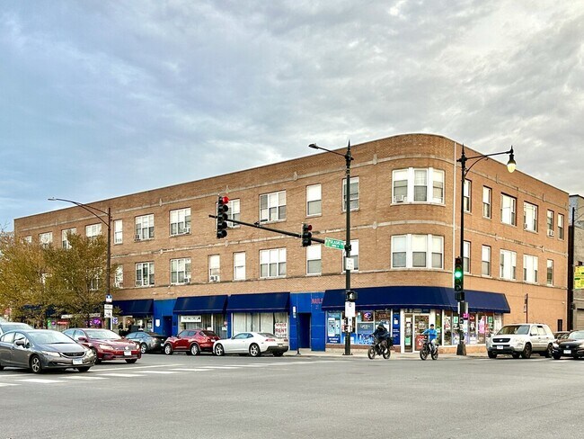 Foto del edificio - 3940 W Irving Park Rd