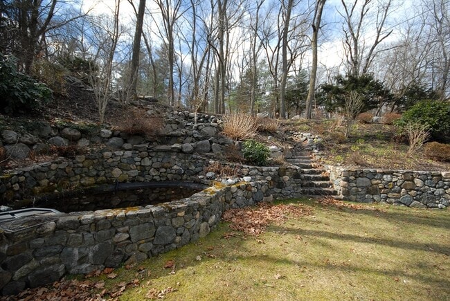 Building Photo - 20 Blossom St
