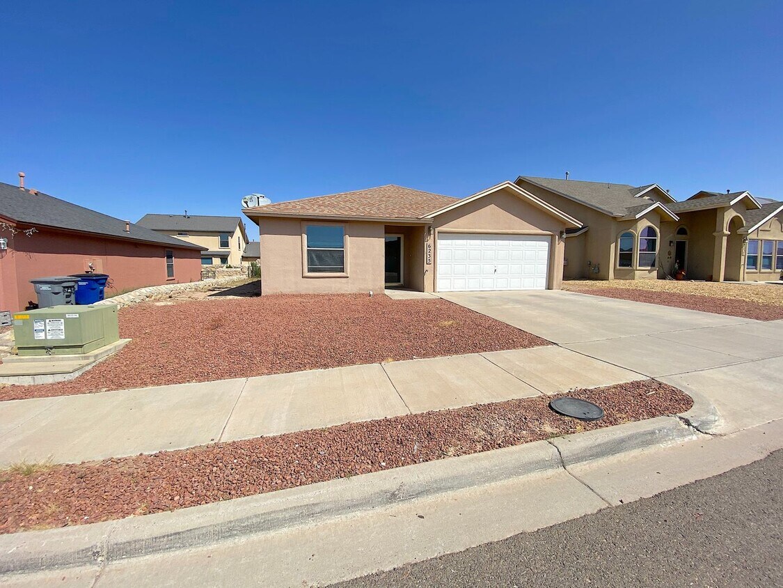 Primary Photo - Northeast El Paso 3 Bed Refrig A/C