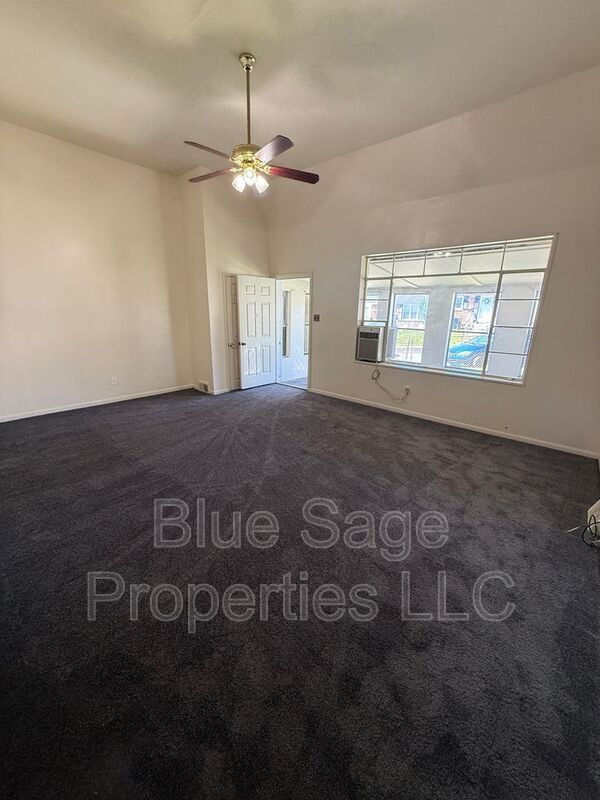 Building Photo - 1427 Simpson St