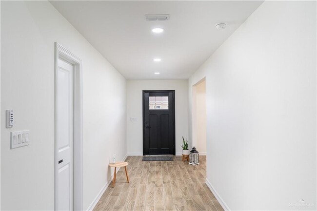 Building Photo - 3602 Ida Dr
