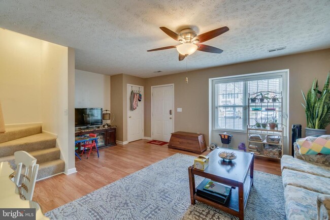 Living Room - 9909 W Midland Way