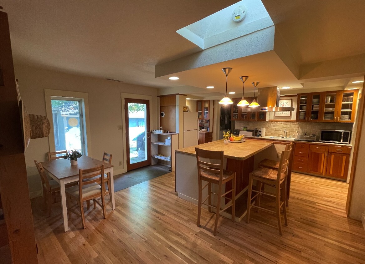 Dining, Kitchen area - 1544 9th St