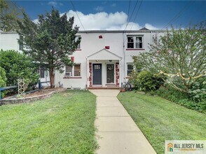 Building Photo - 5 Elm Ct