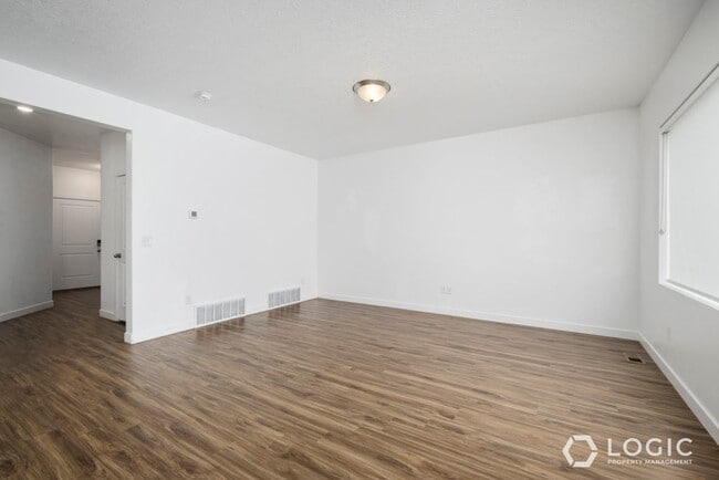 Building Photo - 14817 Pelé Ln