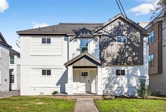 Building Photo - 439 W 9th St