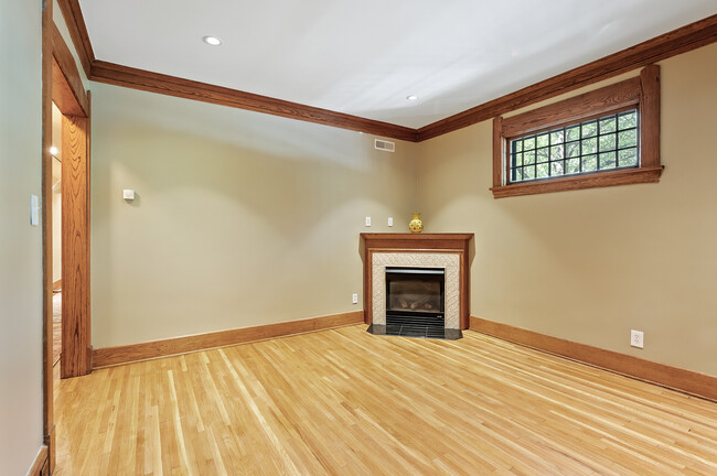 Building Photo - 918 Goodrich Ave