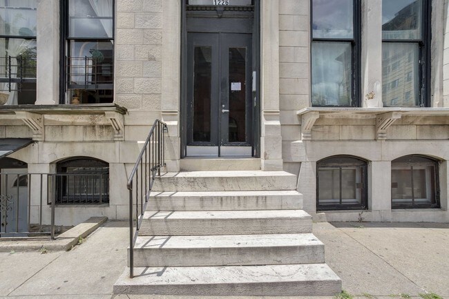 Welcome to 1226 Saint Paul - 1226 St Paul St