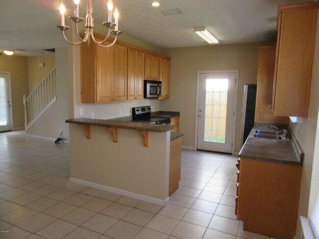 Building Photo - 2614 Oakmont Dr