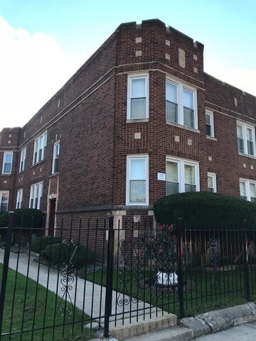 Primary Photo - 8447 S Elizabeth St