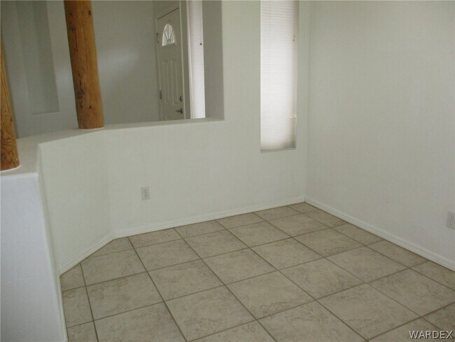 Building Photo - 2675 Desert Flowers Dr