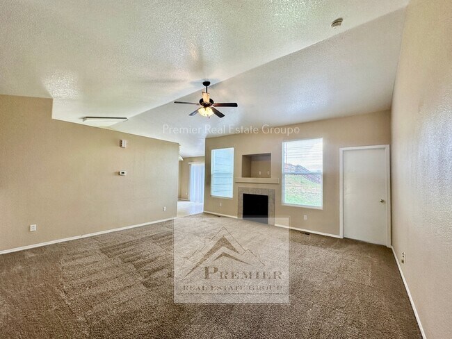 Building Photo - 1180 Legend Oak Dr