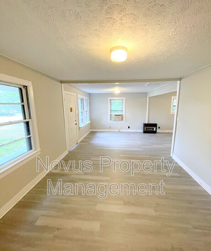 Foto principal - 110 Austin Cir