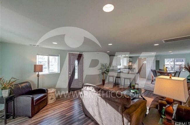 Foto del edificio - 842 Alice Ln