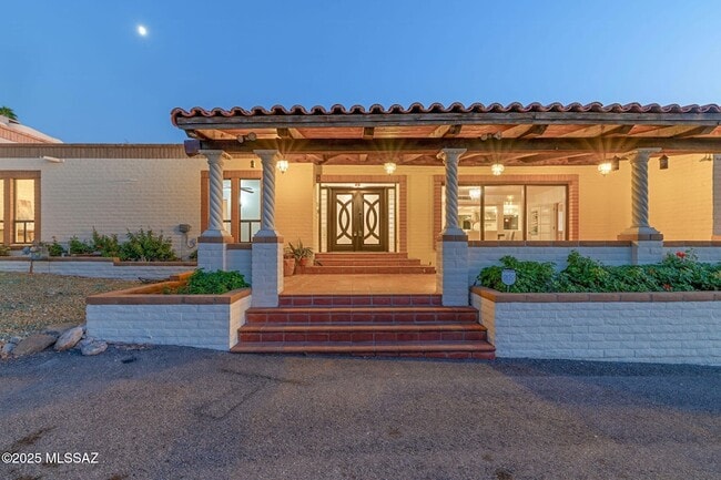 Building Photo - 2940 E Camino Juan Paisano