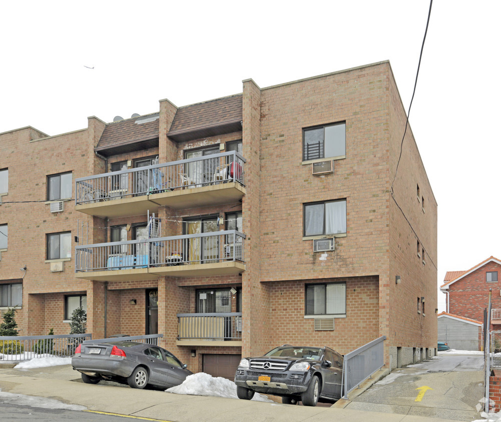 Foto principal - 137th Street Apartments