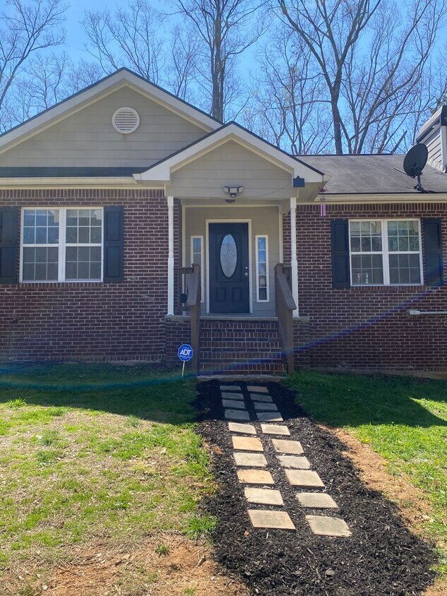 226 Lynn Rd, Bethlehem, GA 30620 House Rental in Bethlehem, GA