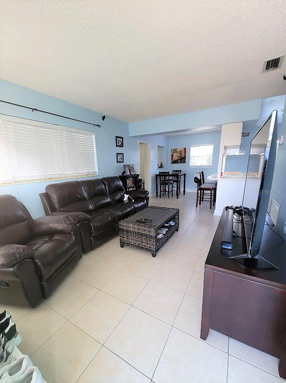 Foto del edificio - 513 Firefly Ln