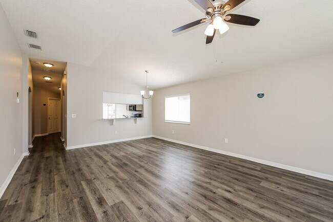 Building Photo - 11751 Lynmoor Dr