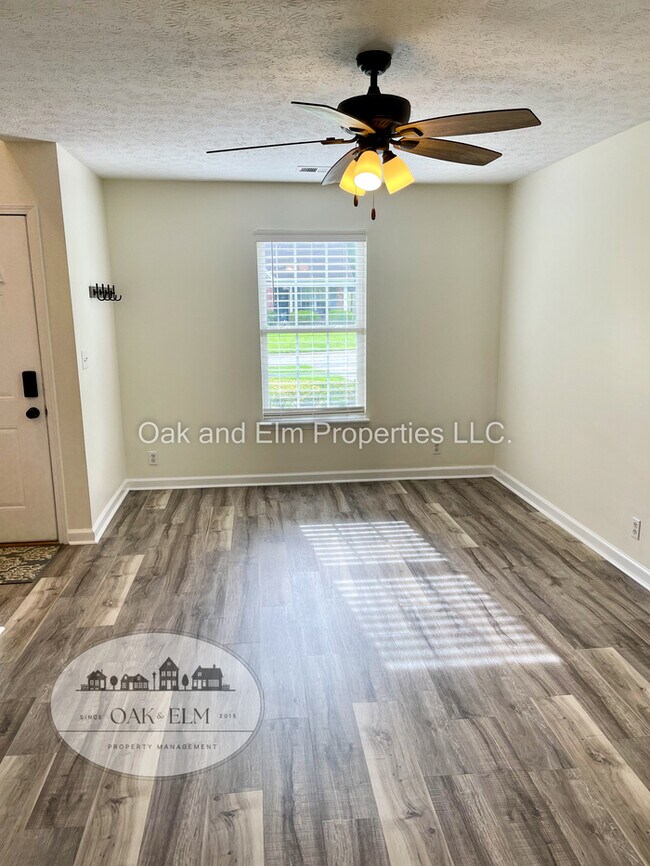 Foto del edificio - Updated 3 Bedroom Home with 2 Full Baths, ...