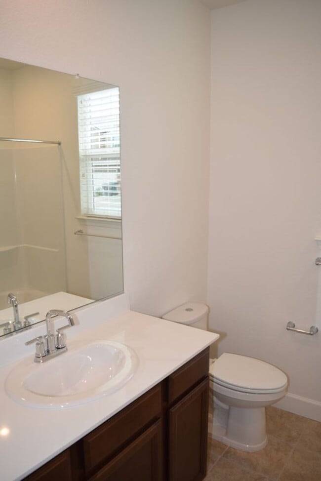 Foto del edificio - 921 Puma St