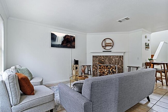 Building Photo - 5812 Broad Brook Dr