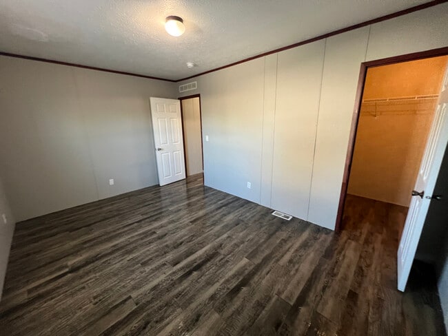 Building Photo - 177 Peach St