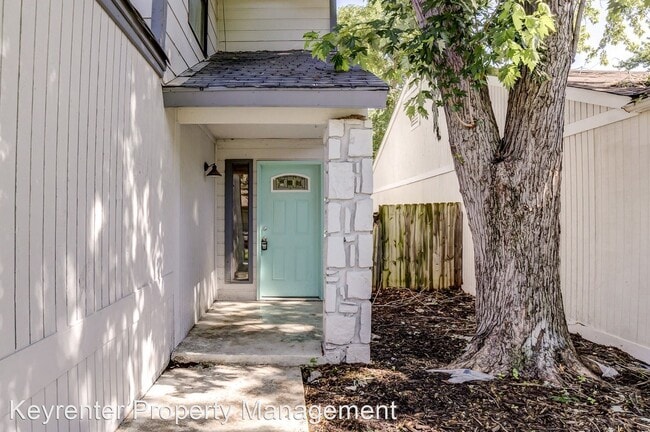 Building Photo - 3 br, 2.5 bath House - 1527 E 67th Ct