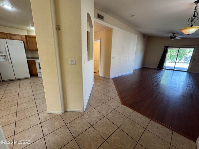 Building Photo - 6519 E Cooperstown Dr