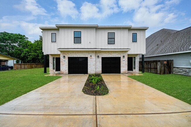 Foto del edificio - 8218 Lawler St