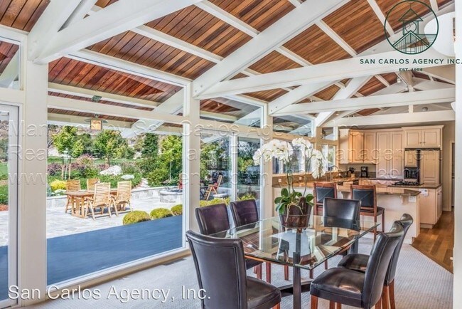 Foto del edificio - 3 br, 3.5 bath House - 8069 Lake Place