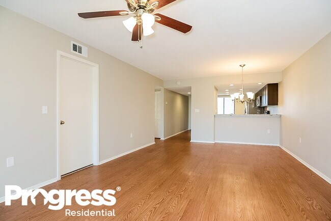 Building Photo - 108 Lakeview Way