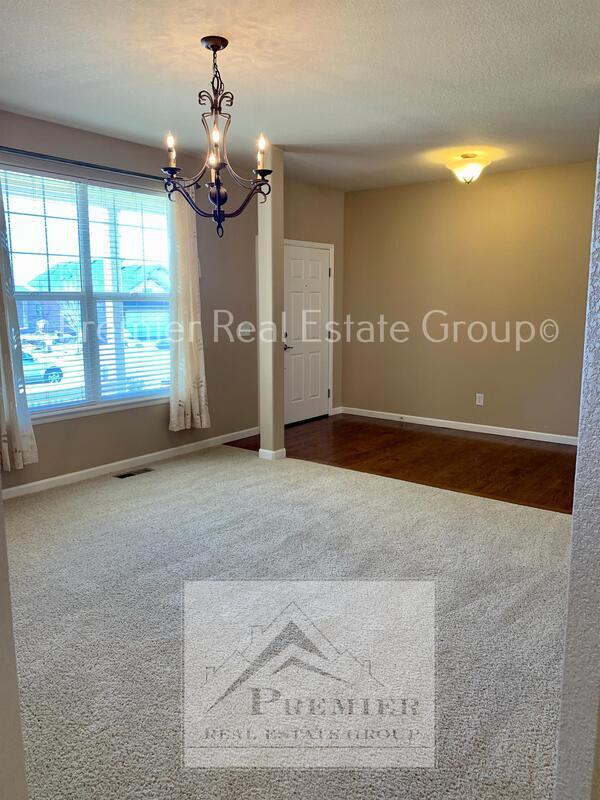 Building Photo - 5984 Revelstoke Dr