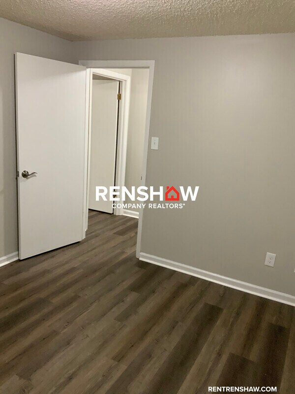 Foto del edificio - 900 S College St