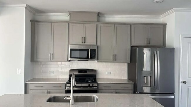 Foto del edificio - 808 Basswood Gln Trl