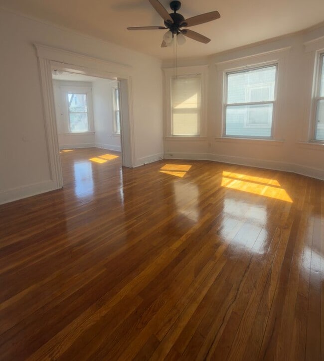 Foto del edificio - 831-833-833 William St