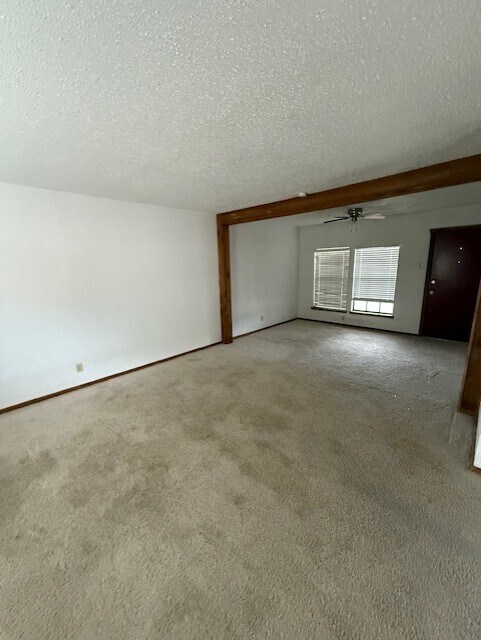 Foto del edificio - 737 Westchester Dr
