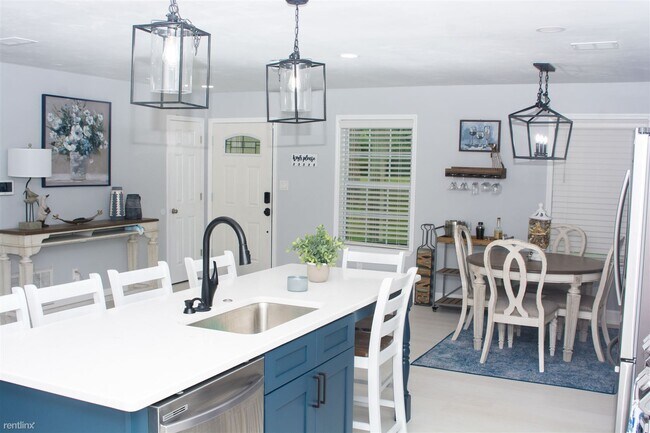 Foto del edificio - 3 br, 2 bath House - 1120 Pinecrest Drive