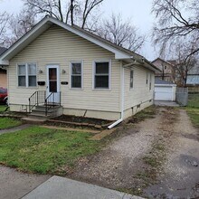 Building Photo - 3216 1st St
