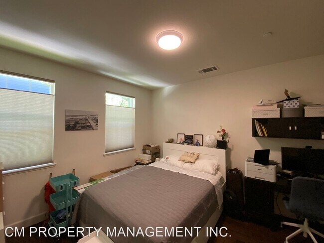 Building Photo - 4 br, 3.5 bath House - 131 Paperbark Terrace
