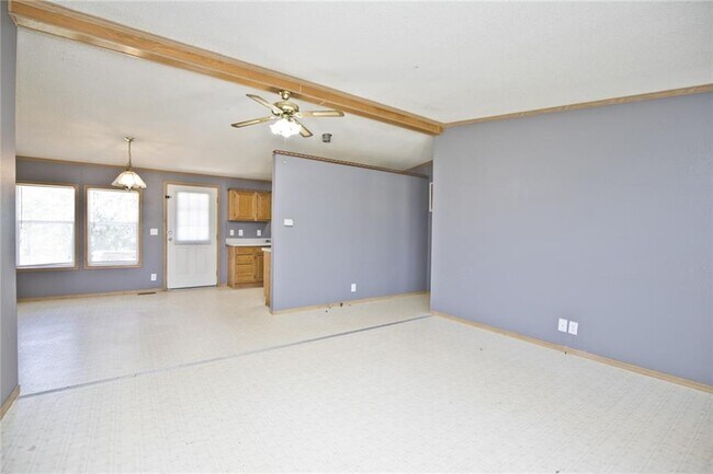 Building Photo - 349 N Vaughn Rd