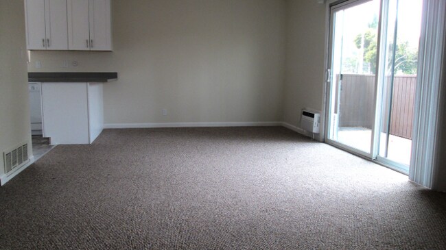 Building Photo - 3469 Agate Dr