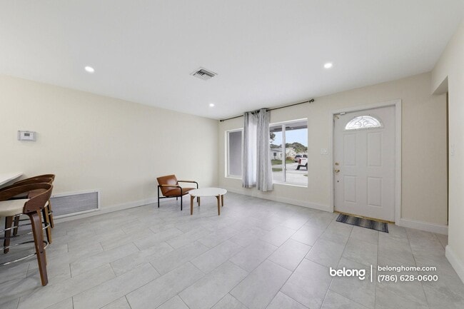 Building Photo - 2631 NW 47th Ave