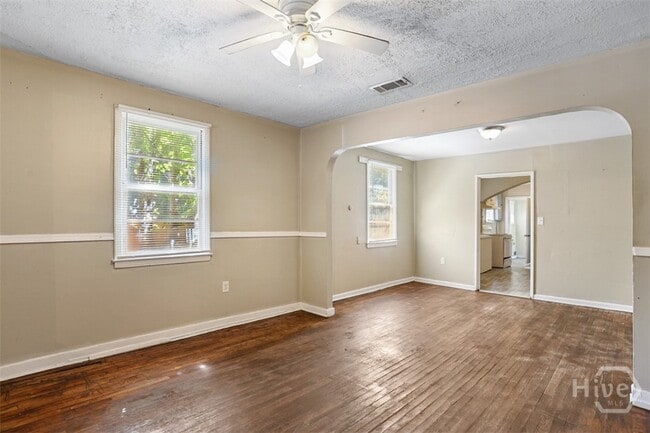 Building Photo - 803 W 50th St
