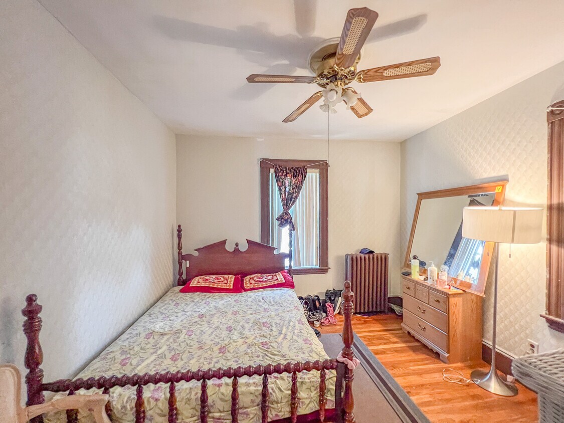 Foto principal - 25 Linwood St