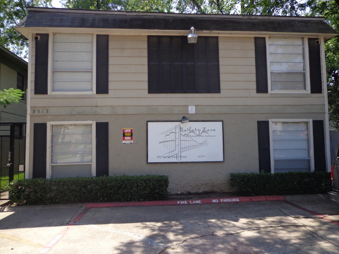 Foto del edificio - 3911-3917 N Hall St